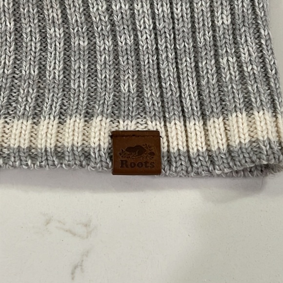 Roots toque - Picture 3 of 3